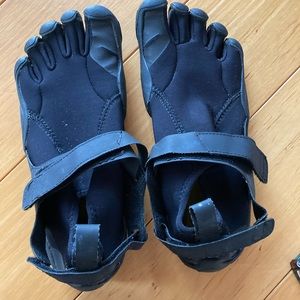 Black five fingers size 7.5-8